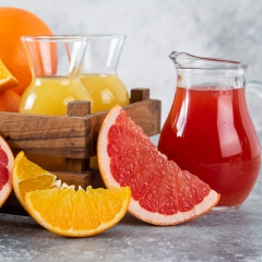 Friss gyümölcslevek, limonádék